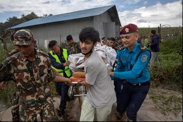 Cómo hizo el piloto del avión de Nepal para sobrevivir al accidente aéreo en el que murieron todos menos él