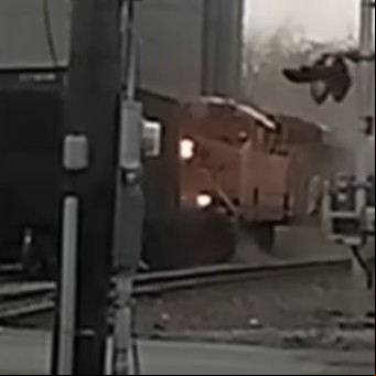 Un adolescente hizo descarrillar un tren para filmar un video y subirlo a YouTube