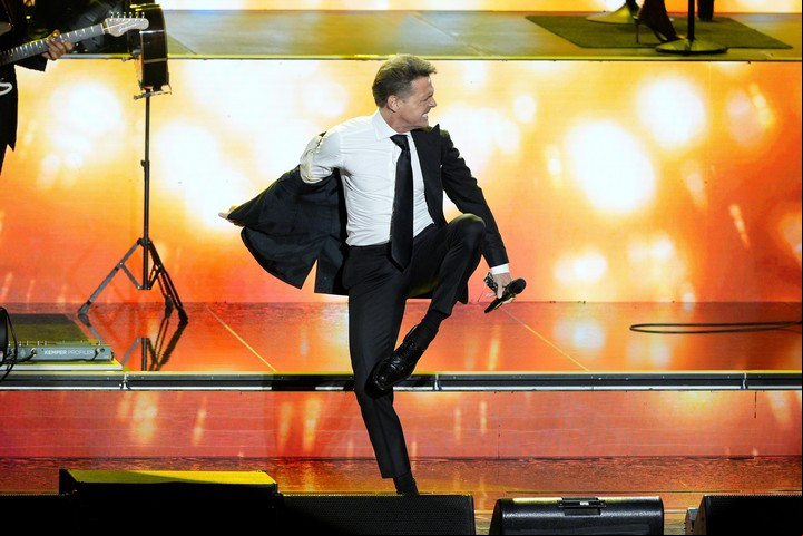 Luis Miguel siempre cuidó cada aspecto de su imagen, incluso el perfume que usa. Foto: Archivo Clarín.