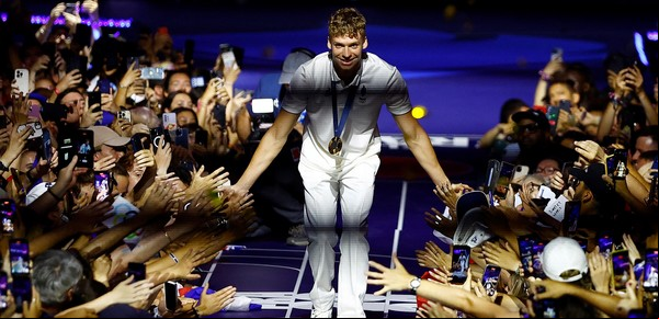 La natación en los Juegos Olímpicos París 2024: una lluvia de récords, dos leyendas doradas, la prodigio canadiense y el nuevo rockstar francés