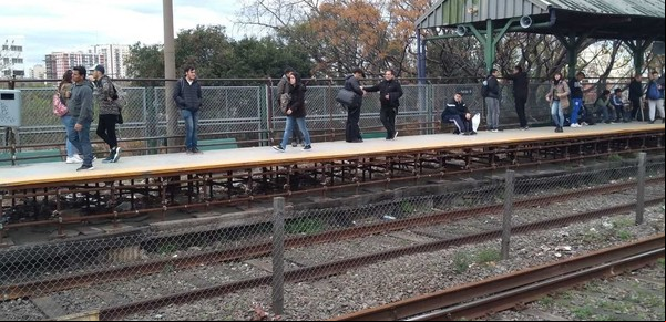 Tras estar nueve años como "provisorios", arreglarán sectores de una estación clave del Roca