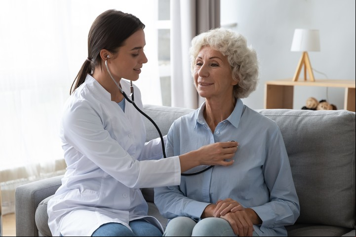 En las consultas médicas preventivas se pueden detectar enfermedades. Foto Shutterstock.