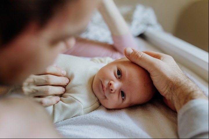 En España no está prohibido por ley poner a un bebé el nombre de una persona famosa. Foto: Shutterstock.