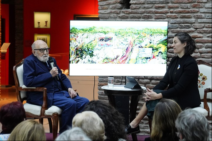 El artista Luis Felipe “Yuyo” Noé en el Museo Casa Rosada. Foto: Emmanuel Fernández.