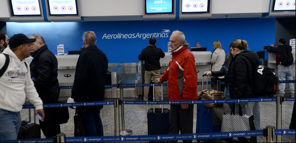 Por una medida gremial en Aeroparque hubo cancelaciones, demoras y problemas para viajar durante todo el día