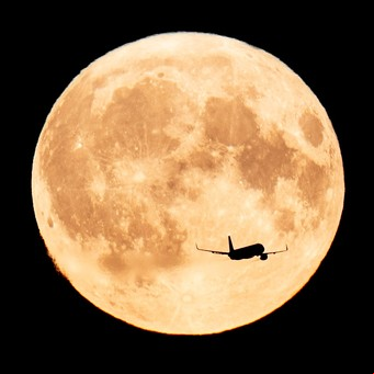 Luna llena en Escorpio de mayo 2025: a qué signos afecta más una de las lunaciones más intensas del año