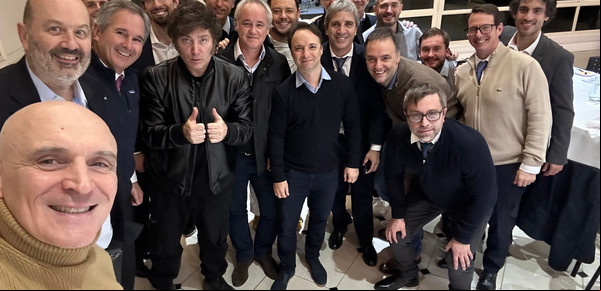 Cómo fue la reunión en Olivos que terminó con un selfie y la decisión de Milei de vetar la nueva fórmula jubilatoria