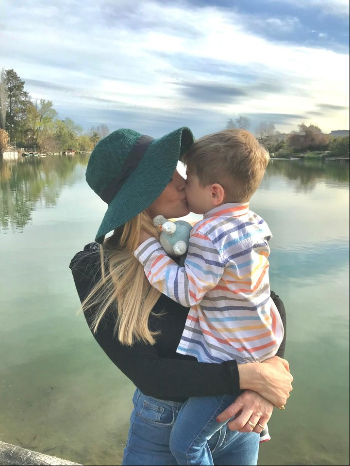 Nacho, el hijo de Gabriela Mandato, nació en pandemia y la periodista nota cómo eso influyó en su desarrollo. Foto Gentileza @annatiscornia