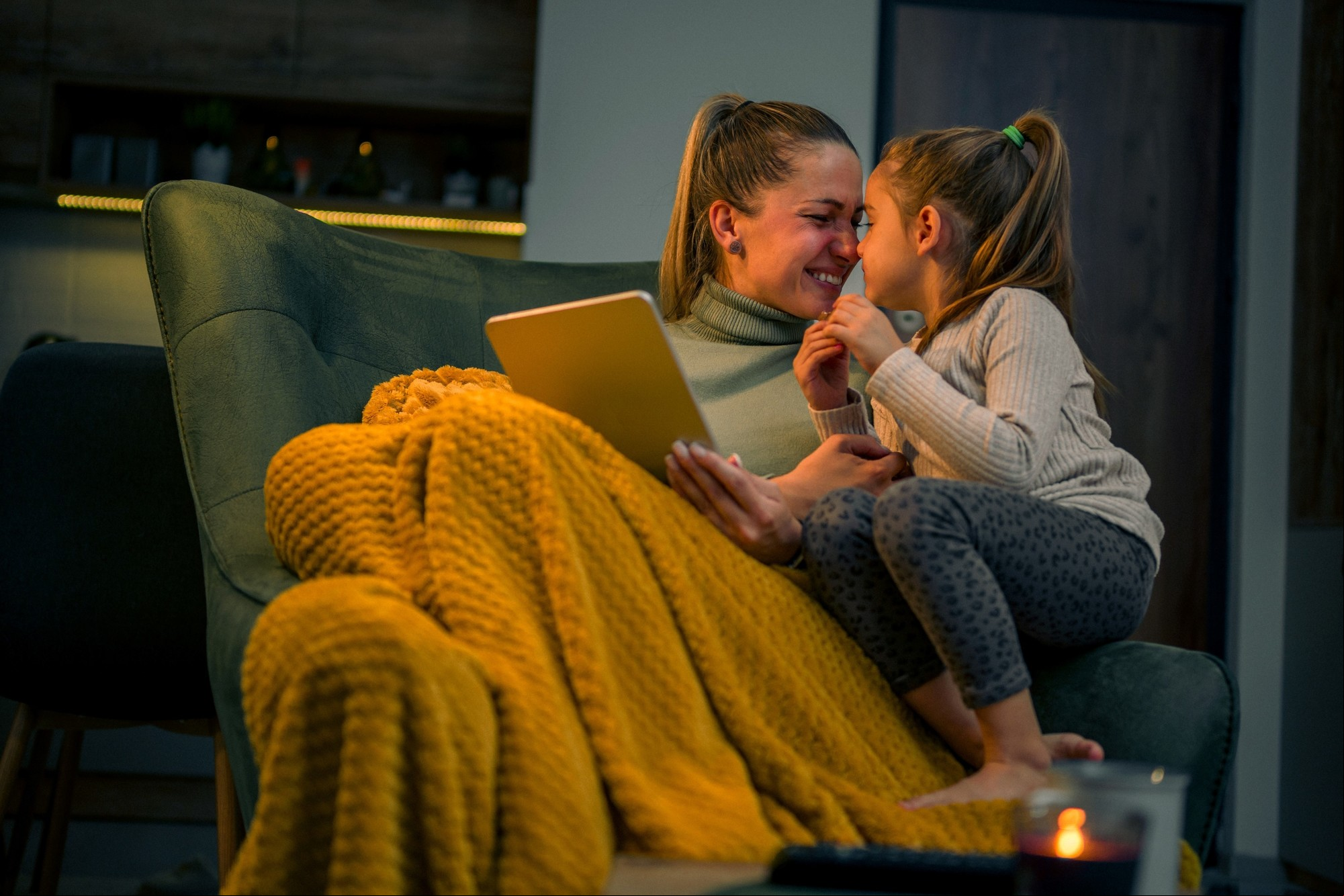 Géminis, esta Luna lleva tu atención a la familia, el hogar y tu núcleo íntimo.Foto: ilustración Shutterstock