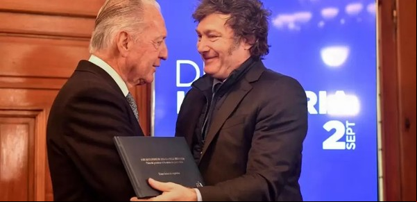 En medio de las críticas de Javier Milei a los industriales, se viene el recambio en la UIA: se va Funes llega Rappallini