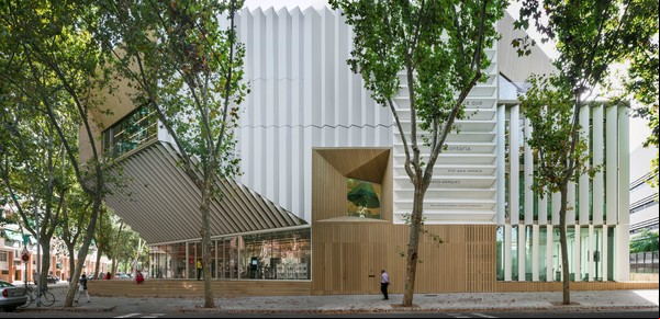Por qué la Biblioteca Gabriel García Márquez se convirtió en el nuevo ícono de Barcelona