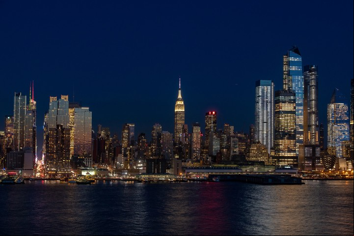 El Midtown de Nueva York por la noche. Foto Julienne Schaer / New York Tourism + Conventions