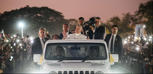 Unas 600 mil personas vivaron al Papa en Timor Oriental: "Estén atentos a los 'cocodrilos' que quieren cambiarles la cultura", les dijo