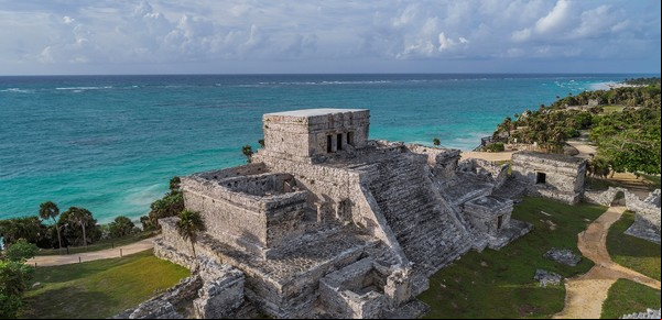 Ruinas mayas, cuevas milenarias, tirolesas, hoteles en la playa: por qué Tulum se fortalece en el Caribe
