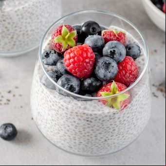 Chía pudding: cómo preparar un desayuno diferente, y más ideas para consumir esta semilla repleta de beneficios