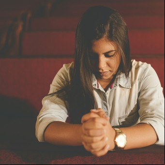 Qué salmo rezan las parejas para proteger su matrimonio de la infidelidad