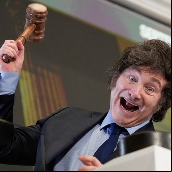 El primer año de la economía de Milei: un ajuste bestial y resultados mejores a los esperados