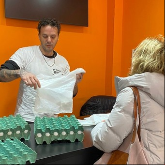Emprender vendiendo huevos: la curiosa franquicia que lo facilita y qué inversión exige