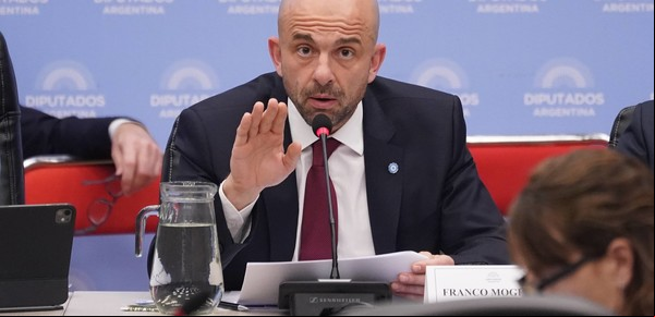 Santiago Caputo suma poder dentro del Gobierno: desplaza a Mogetta de Transporte y elige a un empresario en su reemplazo