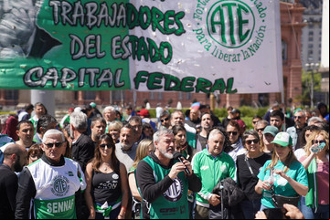 Alertan que por una medida del Gobierno los funcionarios con mayor "motosierra" se beneficiarán con aumentos en sus sueldos