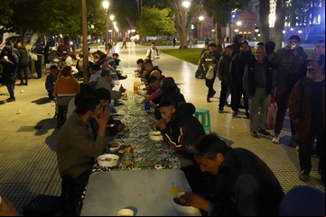El índice de pobreza fue del 52,9% en el primer semestre de 2024, la peor cifra en 20 años