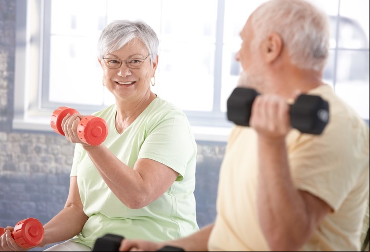 El edadismo está tan incorporado que hasta los propios adultos mayores tienen prejuicios. Foto ilustración Shutterstock.