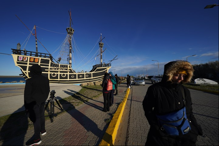 La réplica de la Nao Victoria, la carabela de Magallanes que completó la vuelta al mundo. Foto Juano Tesone