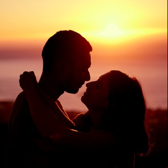 Rituales para el eclipse solar y la Luna nueva del 2 octubre 2024: invocar dulzura y amor