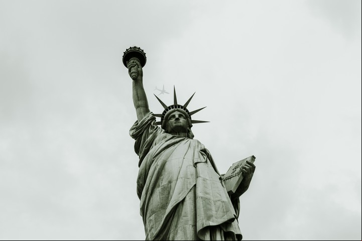 La versión neoyorquina de la Estatua de la Libertad fue inaugurada once años después que la de Belgrano. Foto: Unsplash.