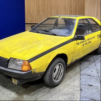 Sorpresiva presencia: la Renault Fuego amarilla del Salón de París 2024