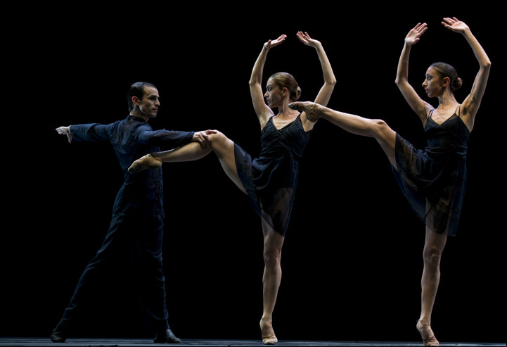 "Estaciones Porteñas", la coreografía de Mauricio Wainrot, por el Ballet del San Martín. Foto: Carlos Furman