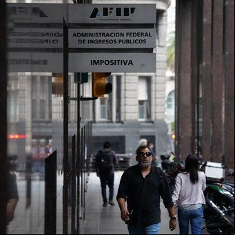 Por la suba de impuestos y las paritarias, la recaudación subió 5,6% real en enero