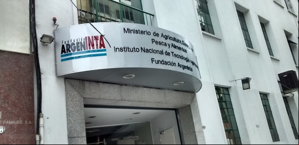 Denuncian por estafa a los presidentes del INTA y de la AABE por la venta de un emblemático edificio porteño