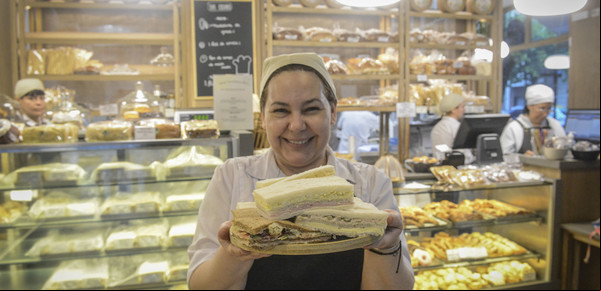 De Recoleta a Caballito, el nuevo local de la histórica confitería famosa por sus sándwiches de miga y medialunas