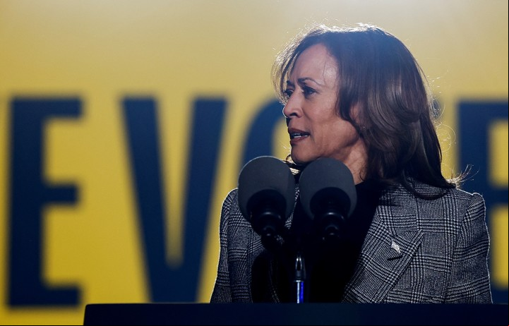 La vicepresidenta Kamala Harris no presenta una ventaja clara en las encuestas. Todo puede ocurrir el 5 de noviembre. Foto: REUTERS