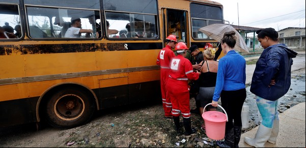 Casas arrasadas, destrucción y apagón total en Cuba tras el paso del huracán Rafael