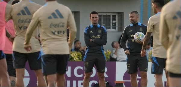 El 'lado B' de la 'Scaloneta' para la visita a Paraguay por las Eliminatorias: cómo es el once "combativo" con Messi para pelearle a Alfaro