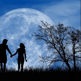 Aumenta la luna llena la frecuencia de los partos: ¿Mito y realidad?