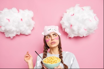 Qué significa soñar con comida, según la psicología