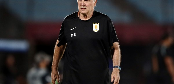 El agónico triunfo de Uruguay le dio a Marcelo Bielsa un récord histórico en las Eliminatorias Sudamericanas