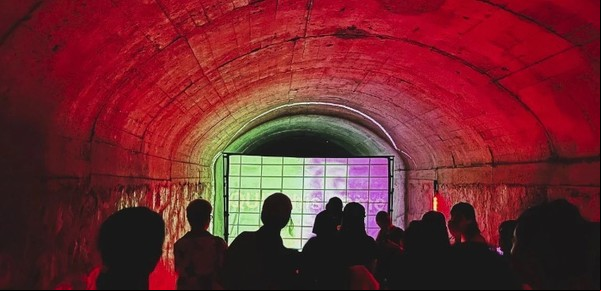 Raves subterráneas en China: donde los jóvenes encuentran la liberación