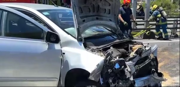 Choque, heridos y autos a contramano: el caos en la autopista 9 de Julio Sur hacia Avellaneda, en la previa al partido de Racing