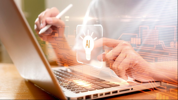 El curso es 100% online y flexible. Foto: Shutterstock.