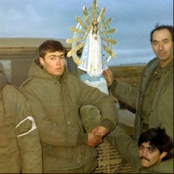 Malvinas: pesar en la Iglesia porque no dejaron entrar a las islas una imagen de la Virgen de Luján 