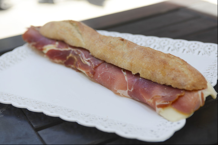 Baguette para compartir en La Piedad fotos Constanza Niscovolos