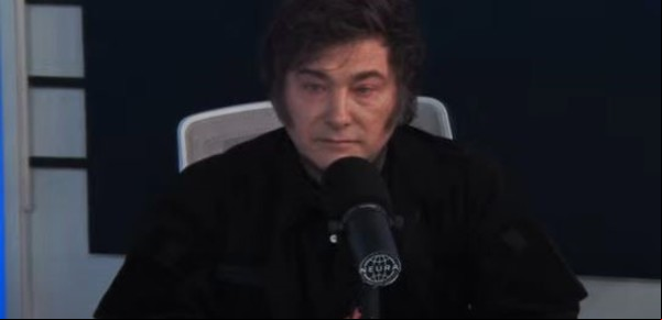 Javier Milei dio una clase de Keynes en el programa de Fantino y apuntó a Kicillof: “El imbécil tenía un bar en Palermo y quebró”