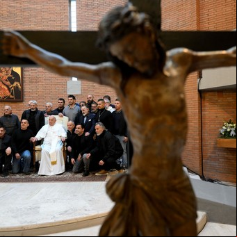 Cómo será el funeral del papa Francisco, con un pedido especial y una tumba que romperá con una tradición