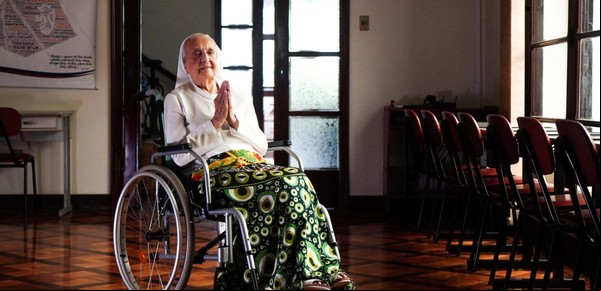Una monja de 116 años, fanática del fútbol, es la persona viva más anciana del mundo 