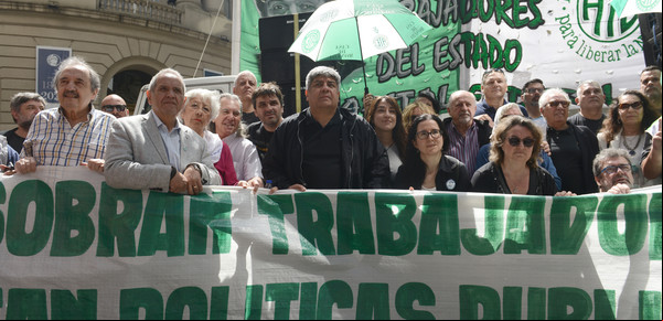 Conflicto en puerta: el Gobierno también apuesta a paritarias por debajo de la inflación con los gremios estatales