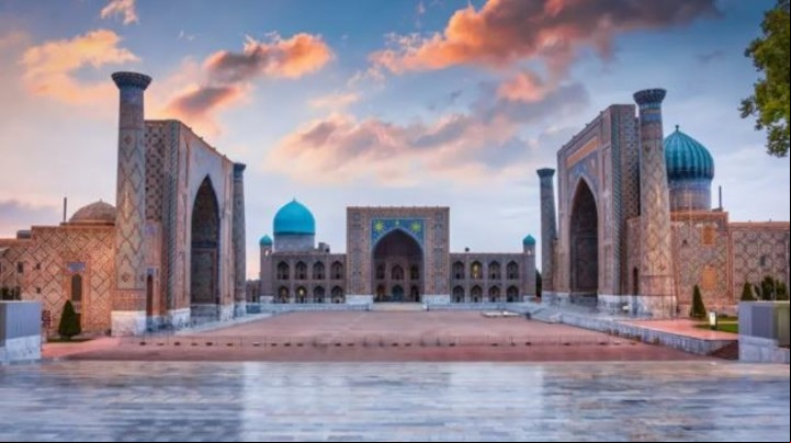 Samarkanda es la segunda ciudad mas grande de Uzbekistán y una de las mas antiguas aún habitadas